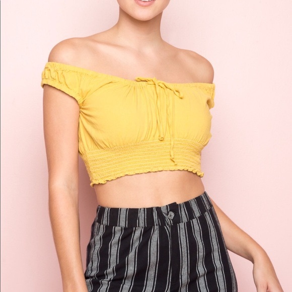 Brandy Melville Tops - NWOT Brandy Melville Marilyn Top